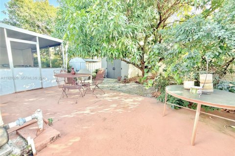 Villa ou maison à vendre à Hialeah, Floride: 3 chambres, 68.28 m2 № 1987305 - photo 15