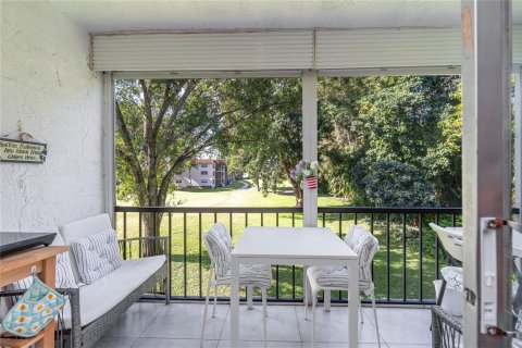 Condo in Pembroke Pines, Florida, 2 bedrooms  № 2258153 - photo 18
