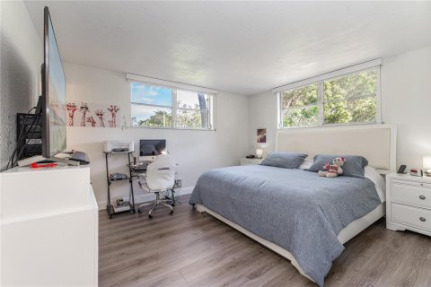 Condo in Pembroke Pines, Florida, 2 bedrooms  № 2258153 - photo 4