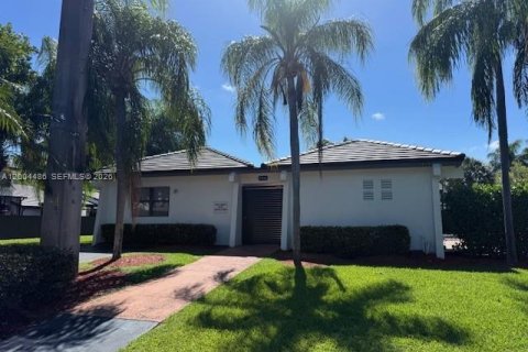 Купить таунхаус в Майами, Флорида 2 спальни, 101.73м2, № 2068574 - фото 3