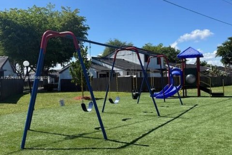 Купить таунхаус в Майами, Флорида 2 спальни, 101.73м2, № 2068574 - фото 8