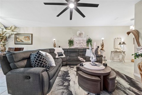 Townhouse in Sun City Center, Florida 3 bedrooms, 158.03 sq.m. № 1817376 - photo 6