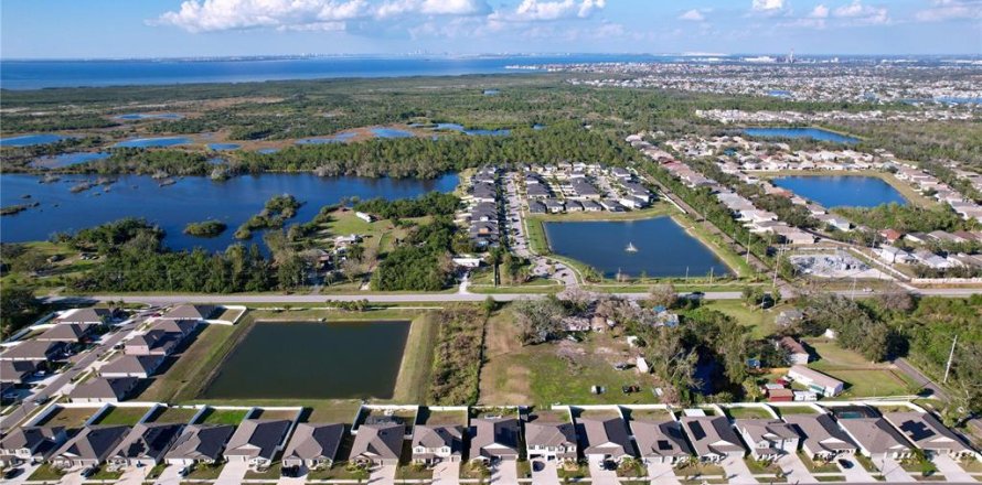 Townhouse in Sun City Center, Florida 3 bedrooms, 158.03 sq.m. № 1817376