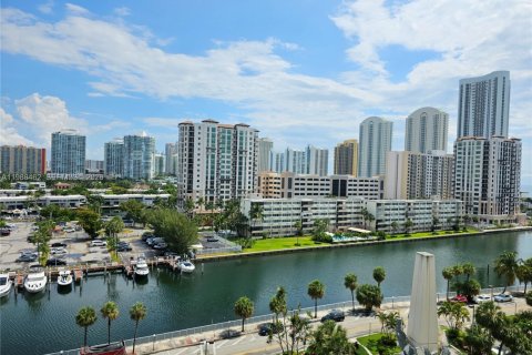 Купить кондоминиум в Санни-Айлс-Бич, Флорида 2 спальни, 125.42м2, № 2050482 - фото 14
