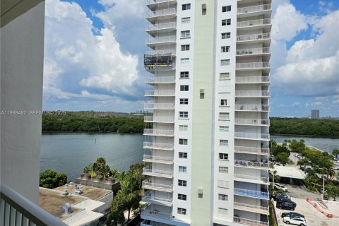 Купить кондоминиум в Санни-Айлс-Бич, Флорида 2 спальни, 125.42м2, № 2050482 - фото 16