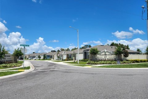 Casa en venta en Haines City, Florida, 5 dormitorios, 248.42 m2 № 1909465 - foto 2