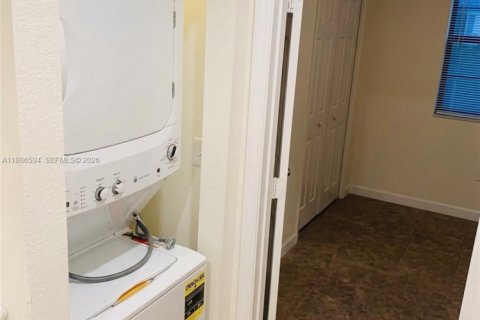 Купить таунхаус в Хомстед, Флорида 3 спальни, 141.58м2, № 2048378 - фото 15