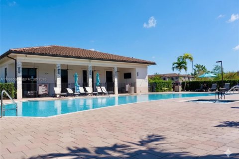 Купить таунхаус в Хомстед, Флорида 3 спальни, 141.58м2, № 2048378 - фото 3