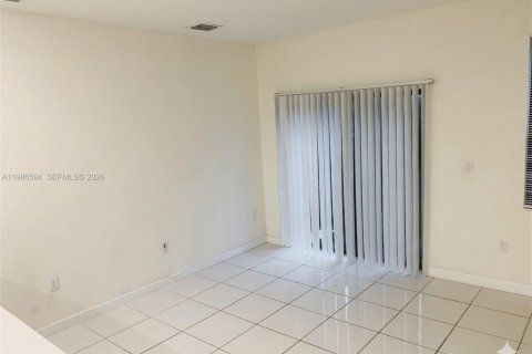 Купить таунхаус в Хомстед, Флорида 3 спальни, 141.58м2, № 2048378 - фото 11