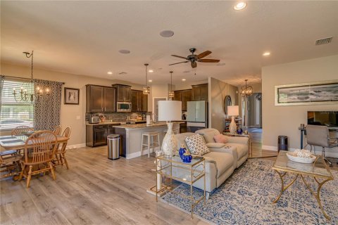 Casa en venta en Apollo Beach, Florida, 4 dormitorios, 191.19 m2 № 1883196 - foto 8