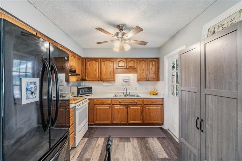 House in Tampa, Florida 3 bedrooms, 88.26 sq.m. № 1835083 - photo 7