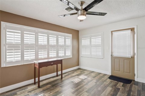 Condo in New Port Richey, Florida, 2 bedrooms  № 1747521 - photo 20