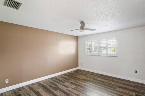Condo in New Port Richey, Florida, 2 bedrooms  № 1747521 - photo 30