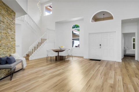 House in Weston, Florida 5 bedrooms, 255.3 sq.m. № 2036189 - photo 12