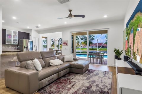 House in Weston, Florida 5 bedrooms, 255.3 sq.m. № 2036189 - photo 16