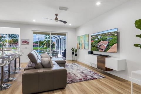 House in Weston, Florida 5 bedrooms, 255.3 sq.m. № 2036189 - photo 15