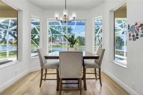 House in Weston, Florida 5 bedrooms, 255.3 sq.m. № 2036189 - photo 21