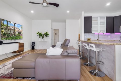 House in Weston, Florida 5 bedrooms, 255.3 sq.m. № 2036189 - photo 17