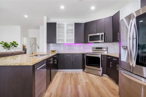 House in Weston, Florida 5 bedrooms, 255.3 sq.m. № 2036189 - photo 19