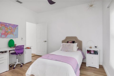 House in Weston, Florida 5 bedrooms, 255.3 sq.m. № 2036189 - photo 25