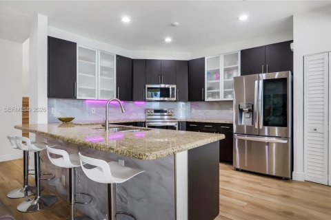 House in Weston, Florida 5 bedrooms, 255.3 sq.m. № 2036189 - photo 18