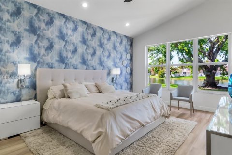 House in Weston, Florida 5 bedrooms, 255.3 sq.m. № 2036189 - photo 5