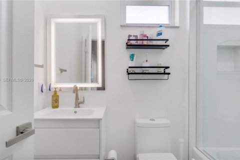 House in Weston, Florida 5 bedrooms, 255.3 sq.m. № 2036189 - photo 26