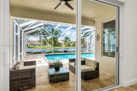 House in Weston, Florida 5 bedrooms, 255.3 sq.m. № 2036189 - photo 10