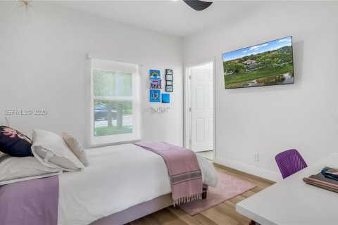 House in Weston, Florida 5 bedrooms, 255.3 sq.m. № 2036189 - photo 24