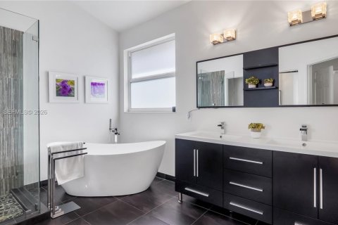 House in Weston, Florida 5 bedrooms, 255.3 sq.m. № 2036189 - photo 6