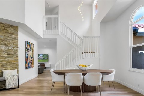 House in Weston, Florida 5 bedrooms, 255.3 sq.m. № 2036189 - photo 13