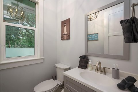 House in Stuart, Florida 6 bedrooms, 304.16 sq.m. № 2180715 - photo 18