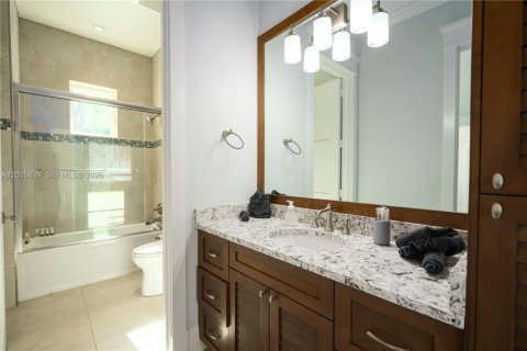House in Stuart, Florida 6 bedrooms, 304.16 sq.m. № 2180715 - photo 16