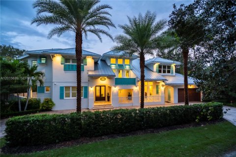 House in Stuart, Florida 6 bedrooms, 304.16 sq.m. № 2180715 - photo 3