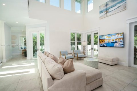 House in Stuart, Florida 6 bedrooms, 304.16 sq.m. № 2180715 - photo 10