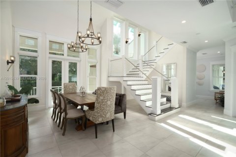 House in Stuart, Florida 6 bedrooms, 304.16 sq.m. № 2180715 - photo 12