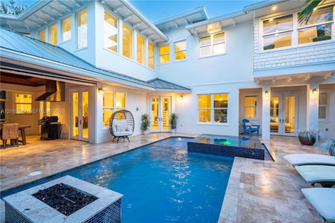 House in Stuart, Florida 6 bedrooms, 304.16 sq.m. № 2180715 - photo 4