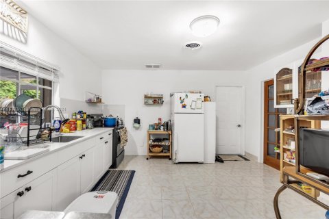 House in Homestead, Florida 4 bedrooms, 157.93 sq.m. № 1763743 - photo 9