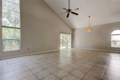 Villa ou maison à vendre à Tampa, Floride: 5 chambres, 192.12 m2 № 1679094 - photo 19