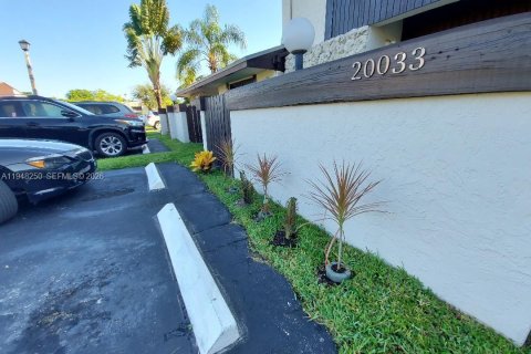 Touwnhouse à vendre à Miami, Floride: 2 chambres, 166.48 m2 № 2004214 - photo 23