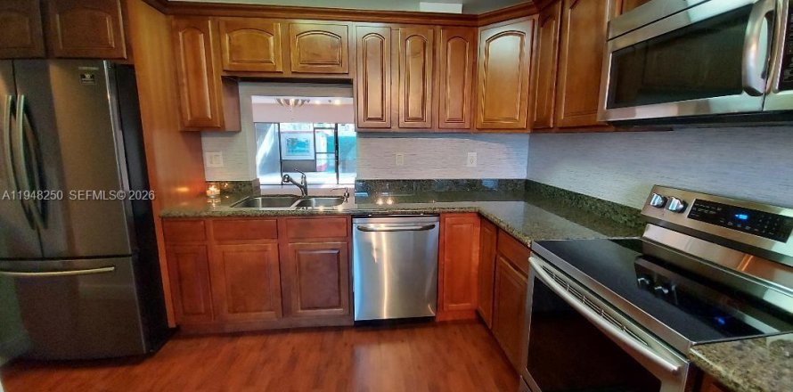 Touwnhouse à Miami, Floride 2 chambres, 166.48 m2 № 2004214