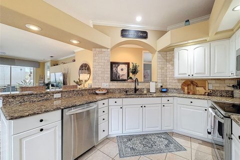 House in Brooksville, Florida 3 bedrooms, 161 sq.m. № 2107977 - photo 14