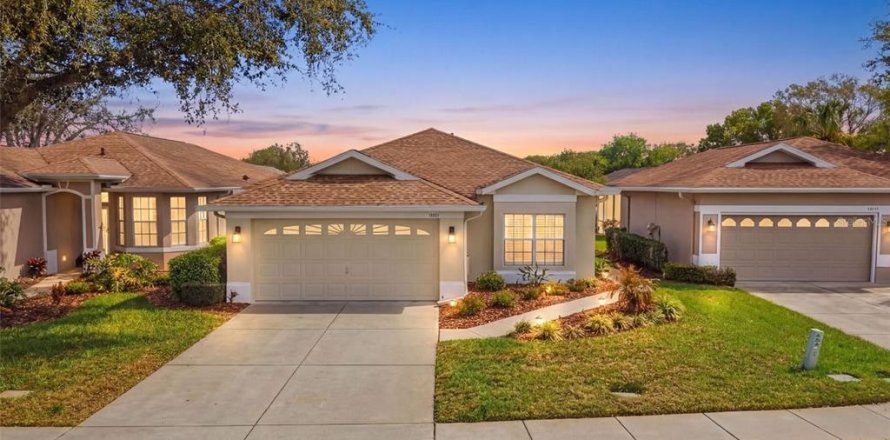 House in Brooksville, Florida 3 bedrooms, 161 sq.m. № 2107977