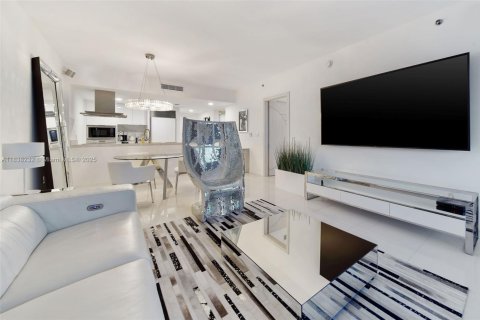 Copropriété à louer à Miami, Floride: 1 chambre, 96.15 m2 № 1935477 - photo 16