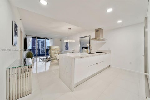 Copropriété à louer à Miami, Floride: 1 chambre, 96.15 m2 № 1935477 - photo 2