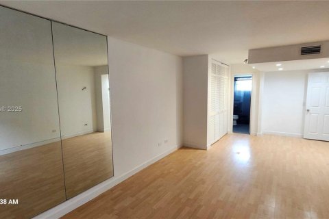 Copropriété à louer à Miami, Floride: 1 chambre, 96.99 m2 № 1949485 - photo 10