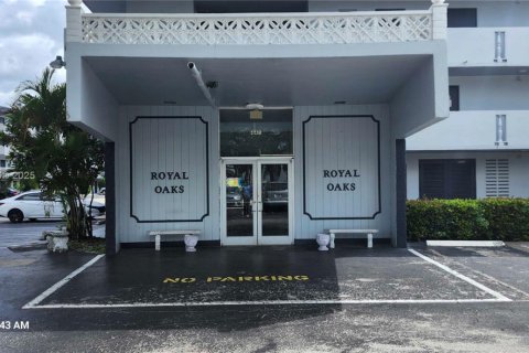 Copropriété à louer à Miami, Floride: 1 chambre, 96.99 m2 № 1949485 - photo 1