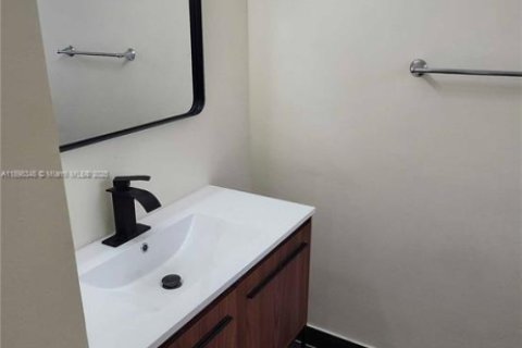 Copropriété à louer à Miami, Floride: 1 chambre, 96.99 m2 № 1949485 - photo 7