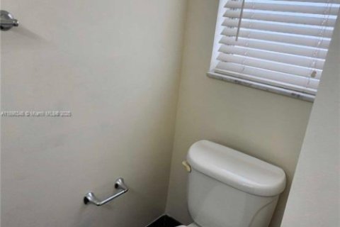 Copropriété à louer à Miami, Floride: 1 chambre, 96.99 m2 № 1949485 - photo 8