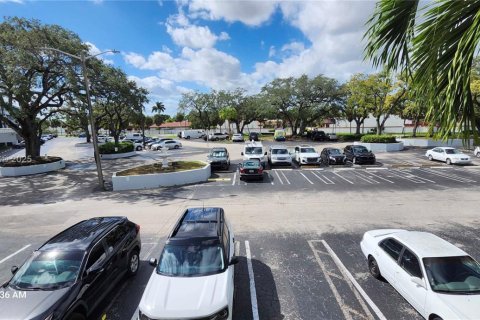 Copropriété à louer à Miami, Floride: 1 chambre, 96.99 m2 № 1949485 - photo 15